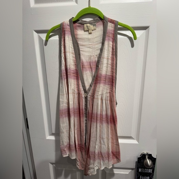 Elizabeth and James Plaid Sheer Pleated Vest Size L - Picture 3 of 6